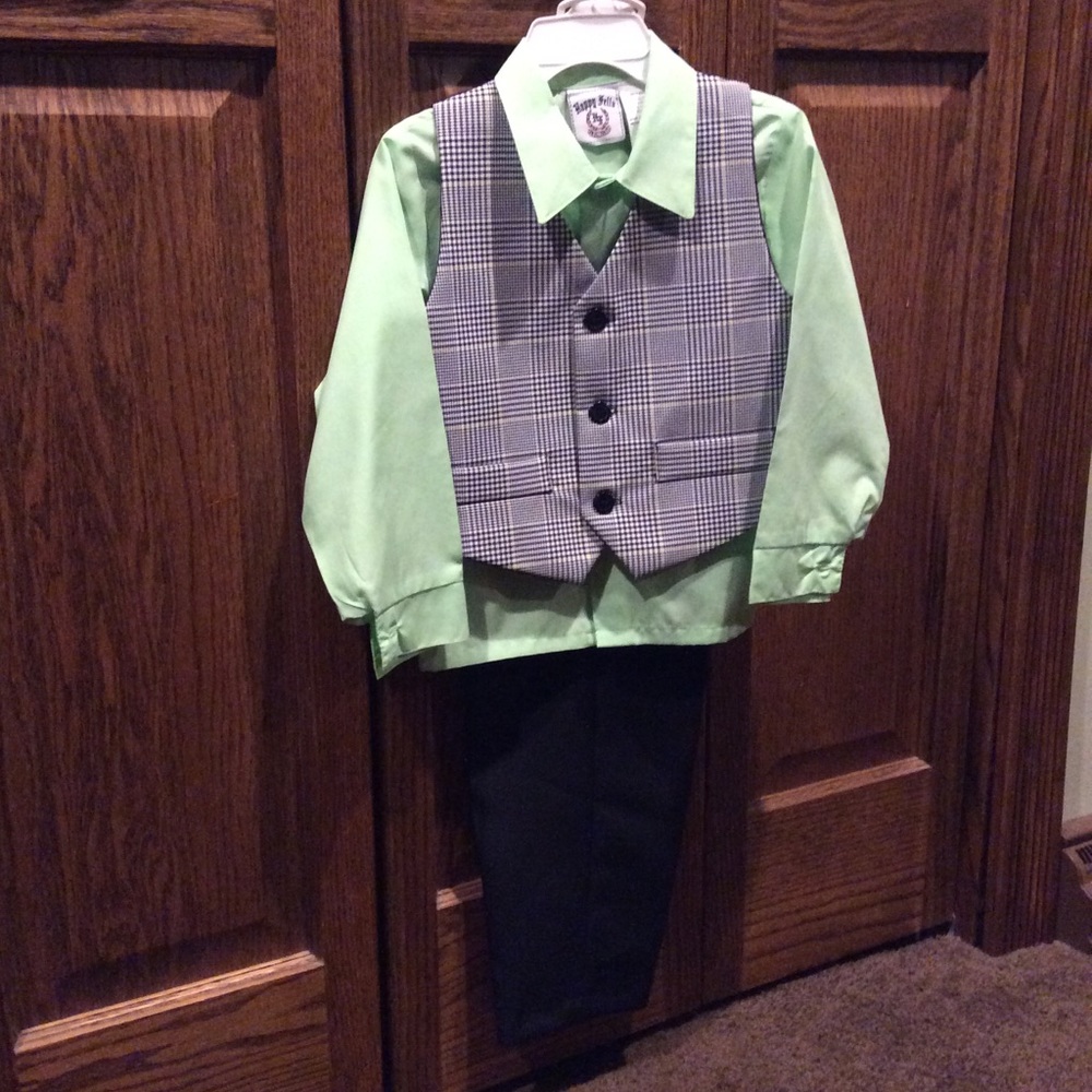 Boys 3-piece Outfit Size 4T NWOT